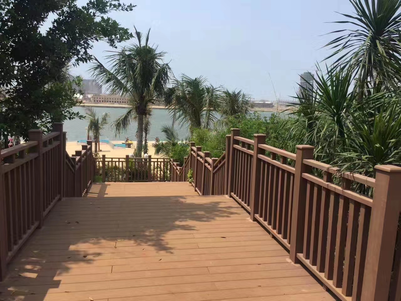 How To Choose Waterproof WPC Decking for Outdoor Ground？